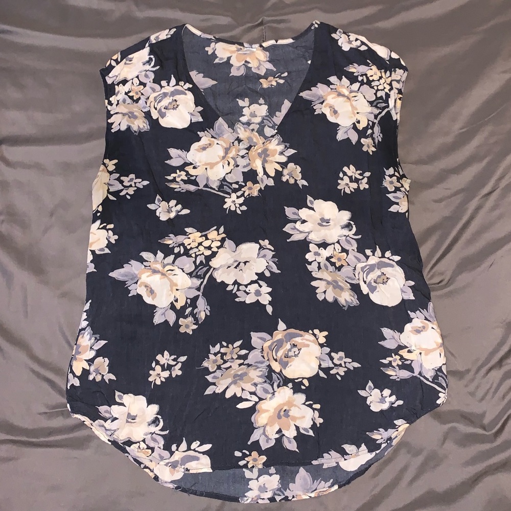 Gray floral sleeveless top